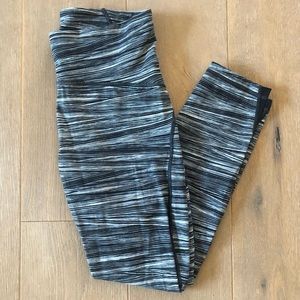 Lululemon size 6 Legging